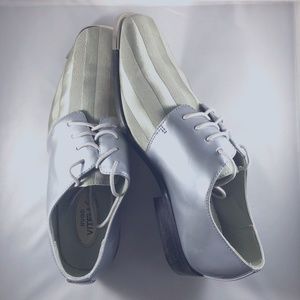Sleek and Stylish Silver Hugo Vitelli Men's Dress Shoes - Size 8 1/2